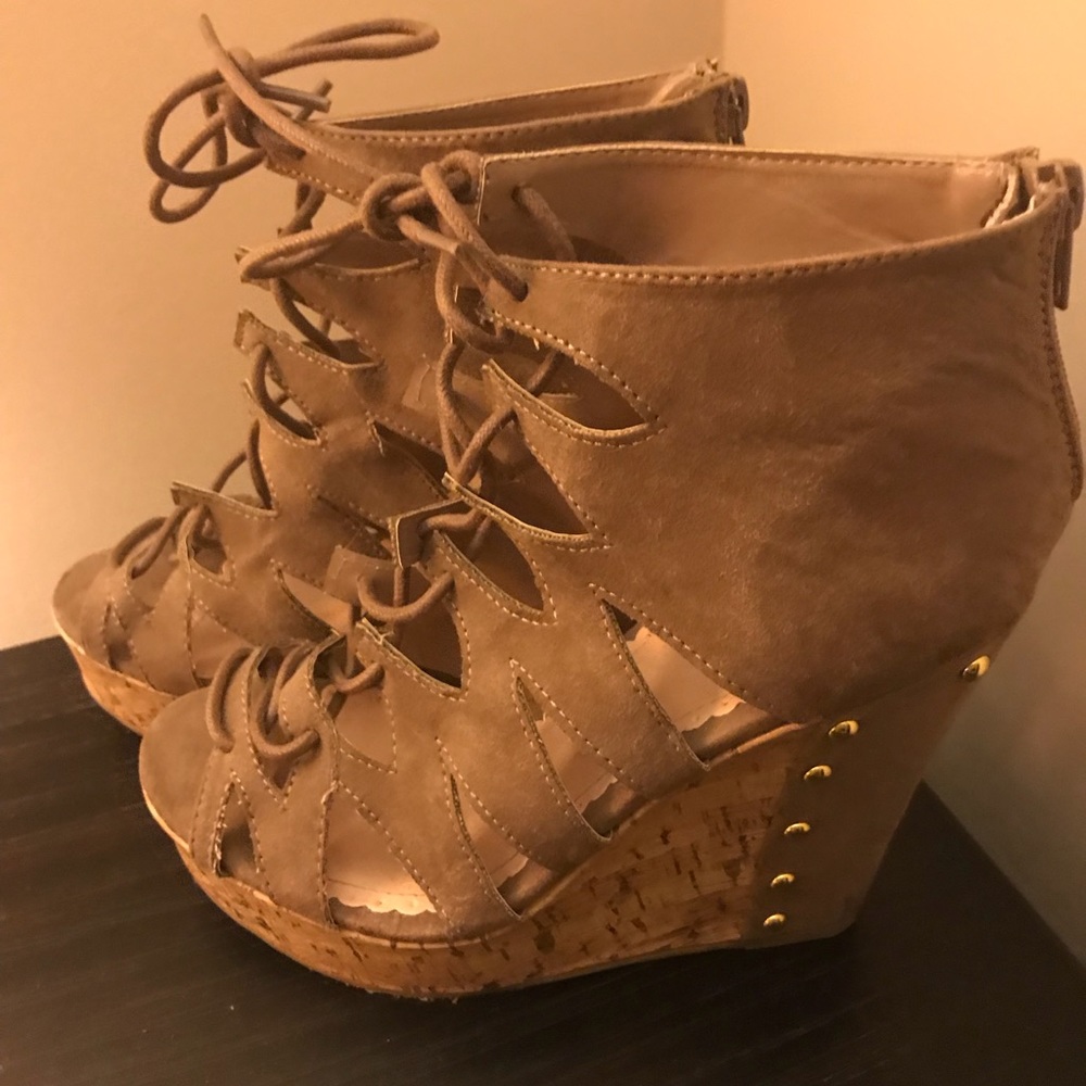 Madison Lace-Up wedges - Picture 5 of 8
